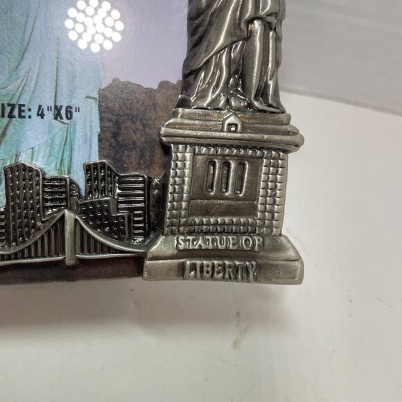 Vintage New York Metal Picture Frame 4" X 6" With Statue of Liberty & Empire Sta - Picture 10 of 12